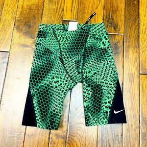 Nike nova spark jammers mens size 26